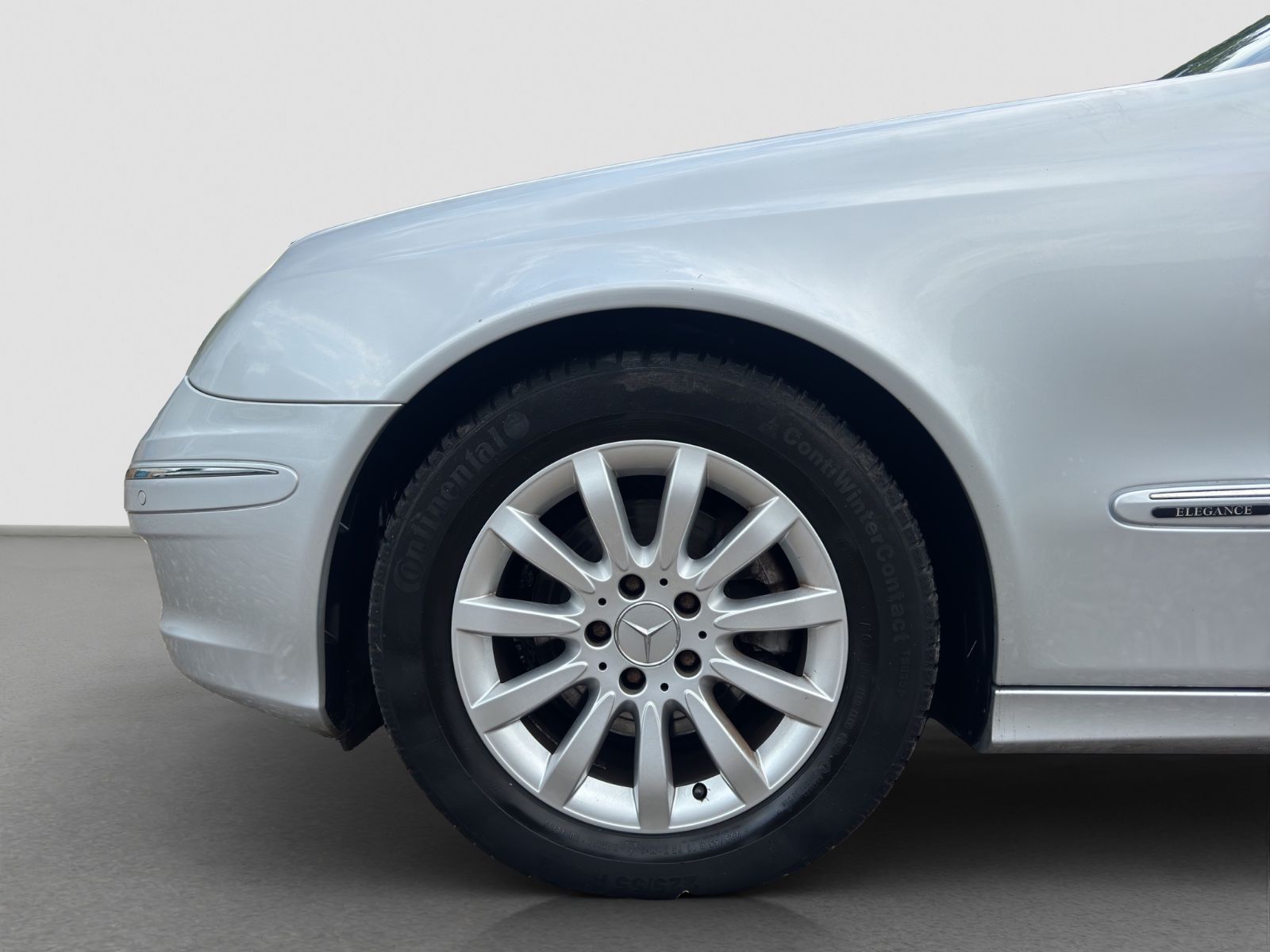 Fahrzeugabbildung Mercedes-Benz E 320 CDI Lim.  /Luftfahrwerk/Motorschaden
