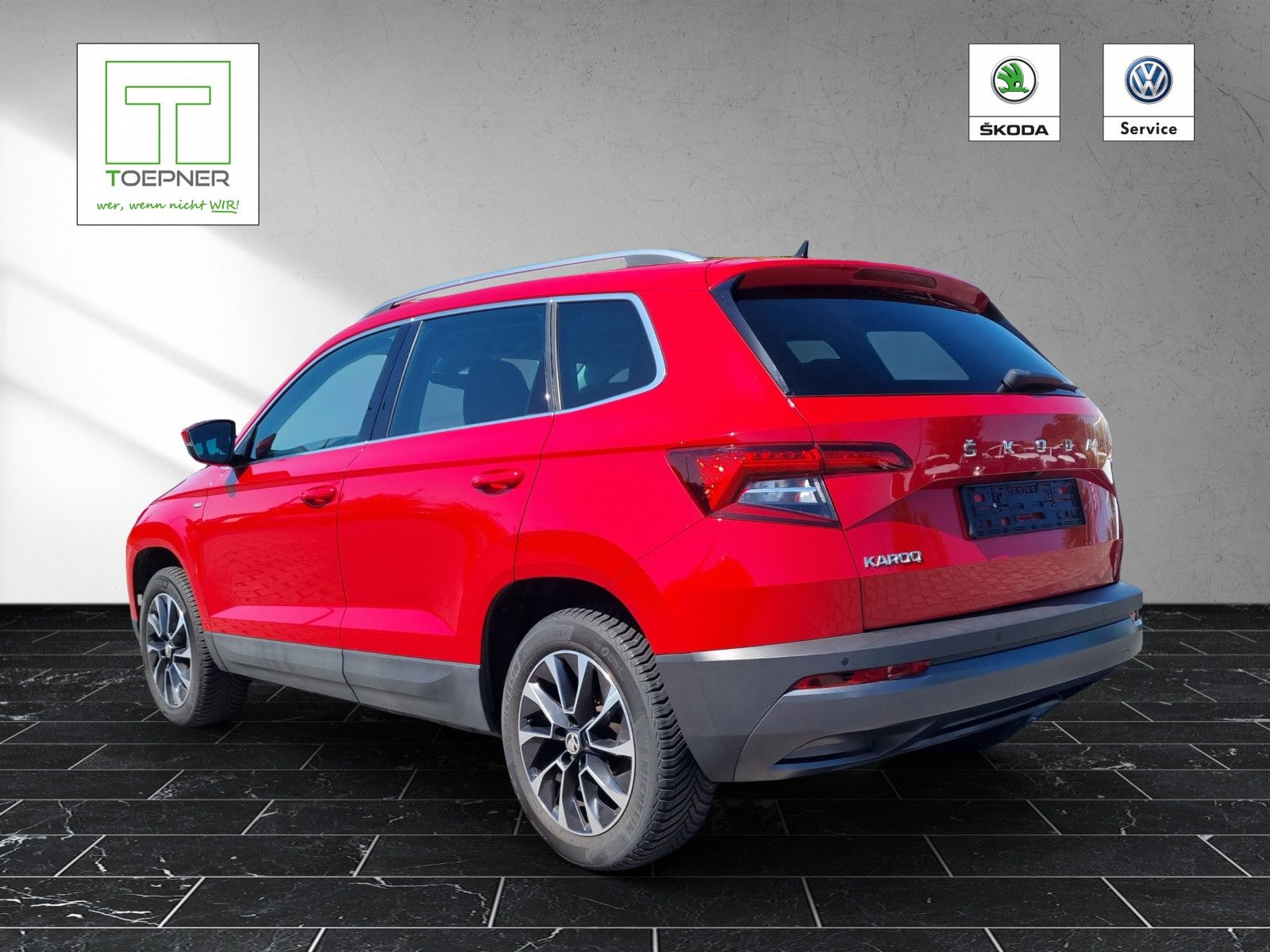 Fahrzeugabbildung SKODA Karoq Drive 125 1,5 TSI DSG Navi ACC PDC AHK
