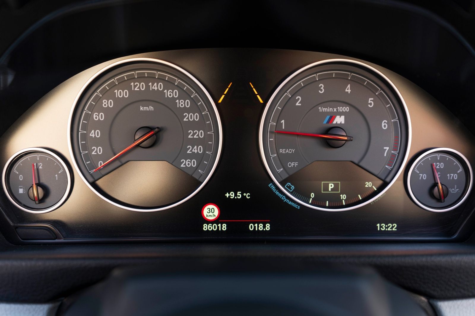 Fahrzeugabbildung BMW 430I Cabrio M-PERFORMANCE HUD H&K KAM CARPLAY