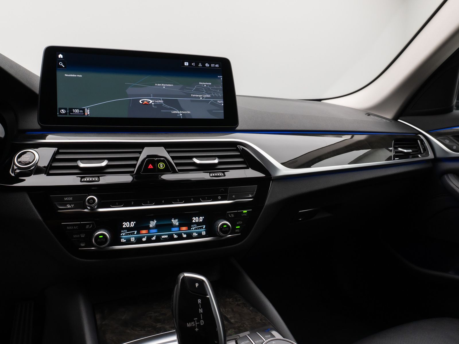 Fahrzeugabbildung BMW 520d xD Kamera HUD DAB HiFi Belüftung Leder Komf
