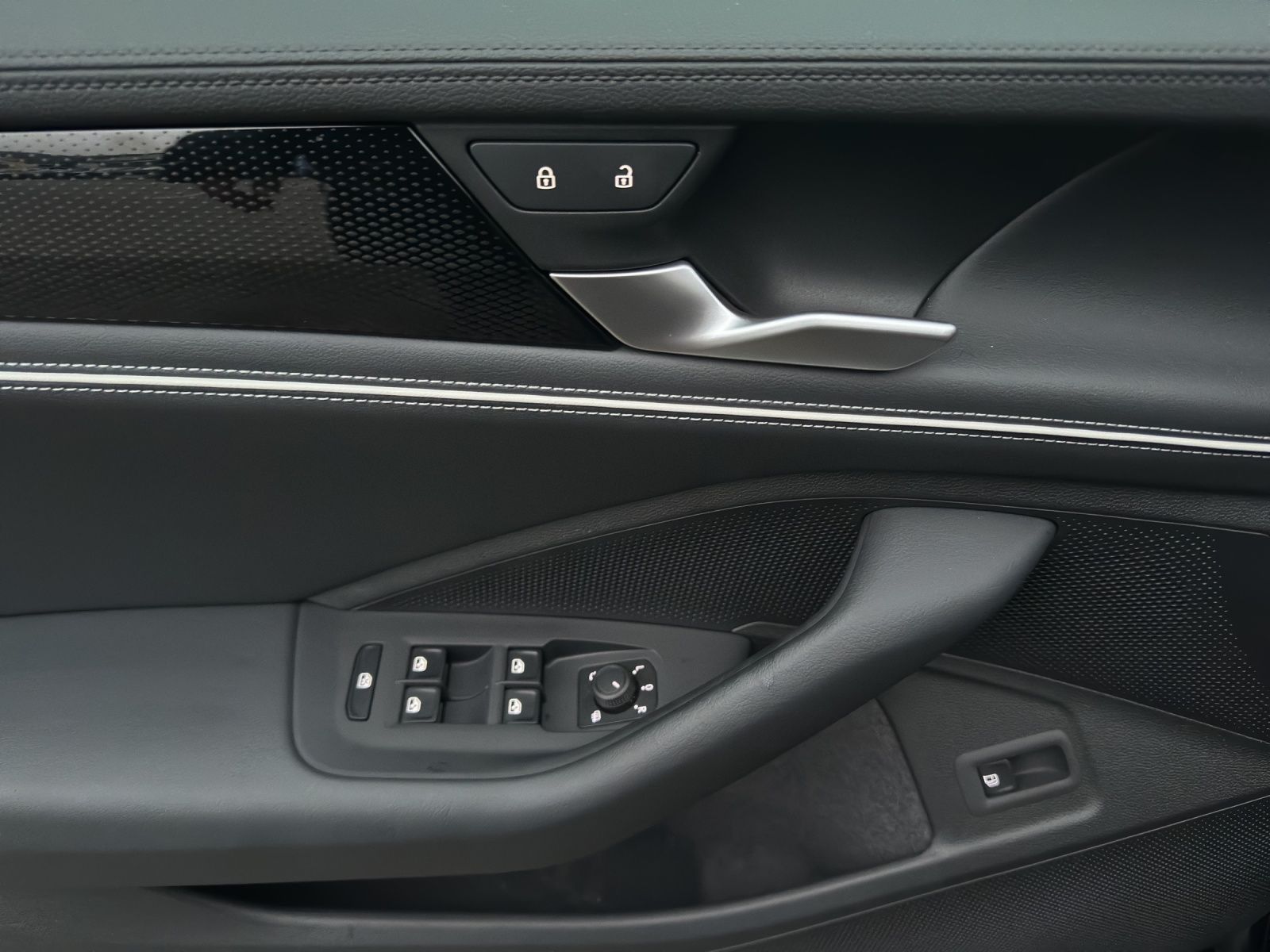 Volkswagen Passat Variant - Bild 8