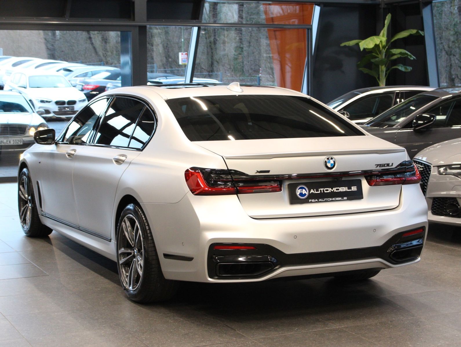 Fahrzeugabbildung BMW 750 L i xDrive M Sport Executive*Skylounge*VOLL