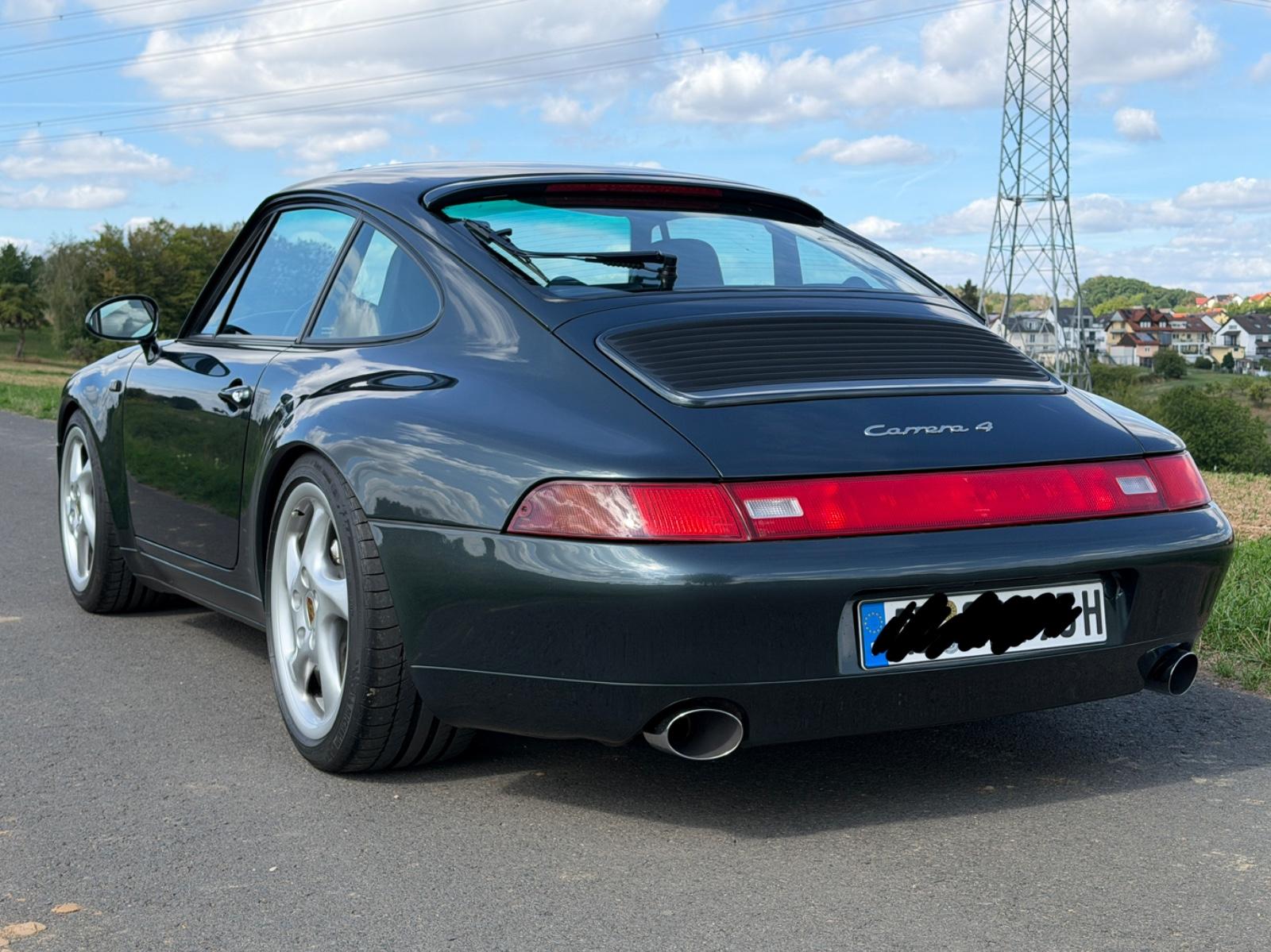 Porsche 993 Carrera 4 Coupé Aventuragrün H-Kennzeichen