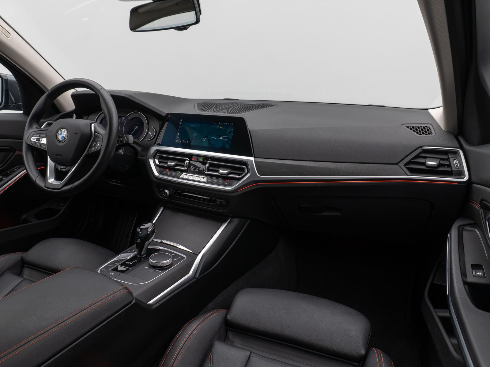Fahrzeugabbildung BMW 320i Sport Line PDC Stop&go Standhzng Leder 18"