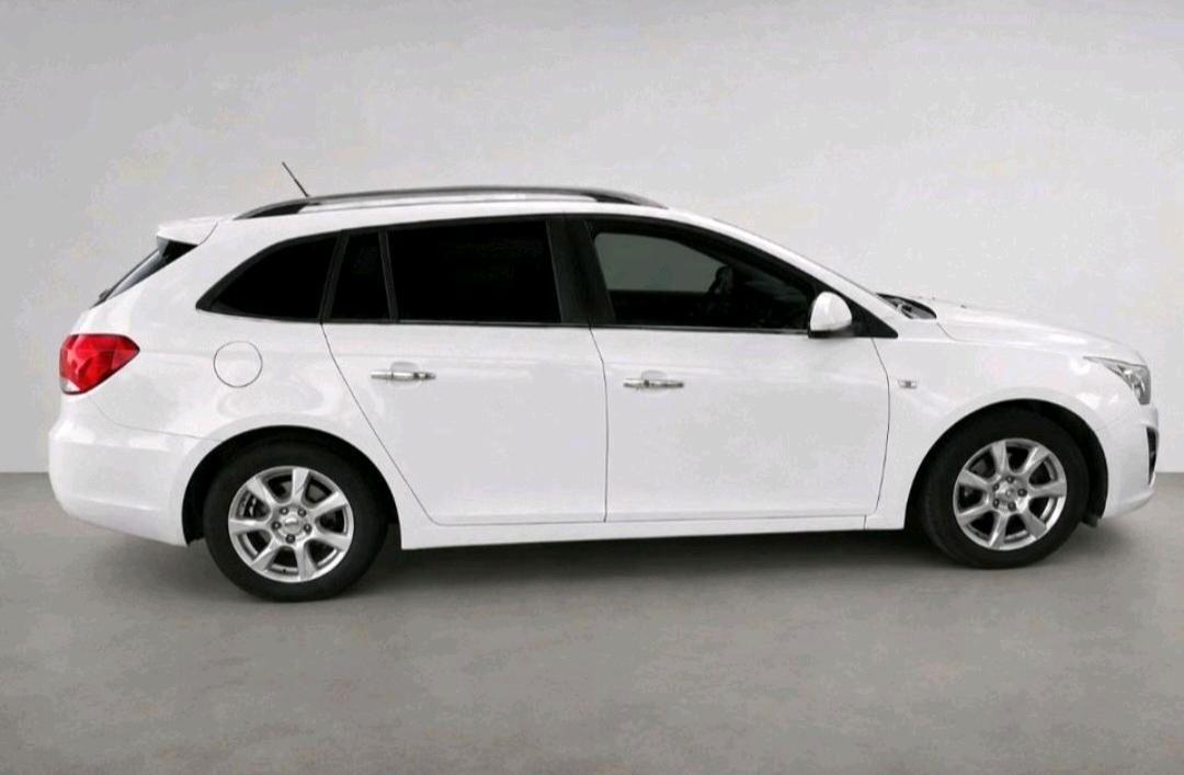 Chevrolet Cruze 2013 — вигляд ззаду