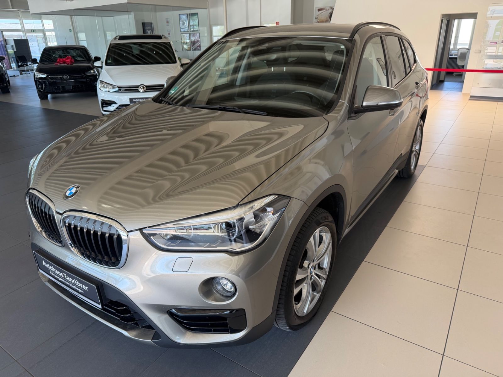 BMW X1 xDrive 20 d Sport Line/Finanzierung Möglich imagem 2