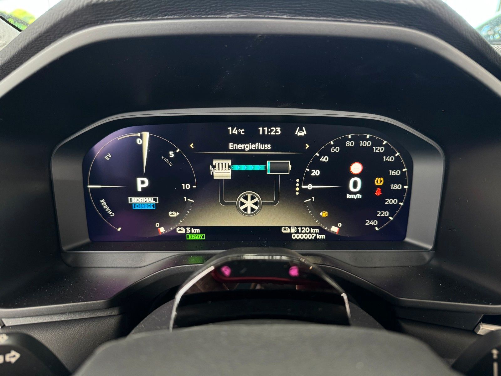 Fahrzeugabbildung Mitsubishi Outlander 2.4 PLUG-IN HYBRID 4WD TOP