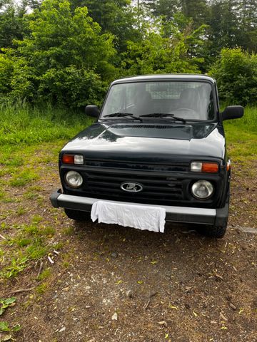 Lada Niva 4x4 Mike Sanders Versiegelt 