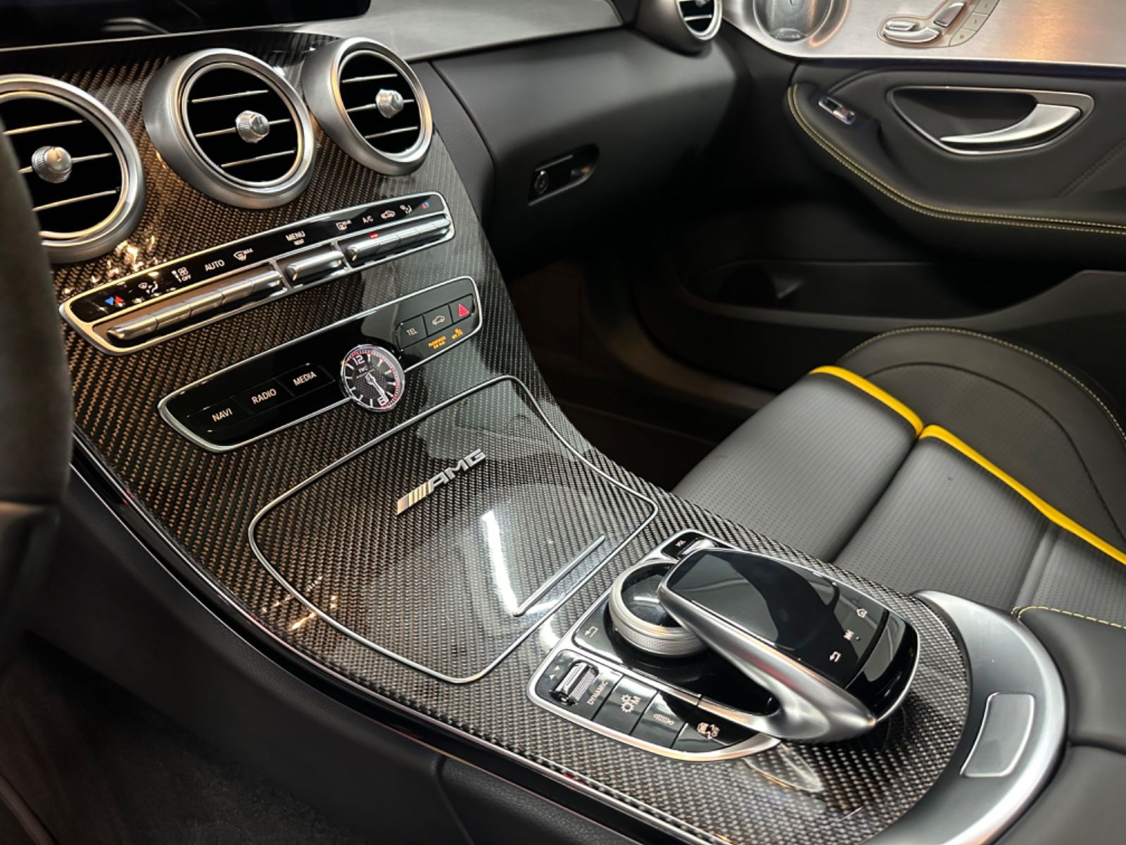 Fahrzeugabbildung Mercedes-Benz C 63 S *PANORAMA*KERAMIK*KEYGO*VMAX*CARBON*