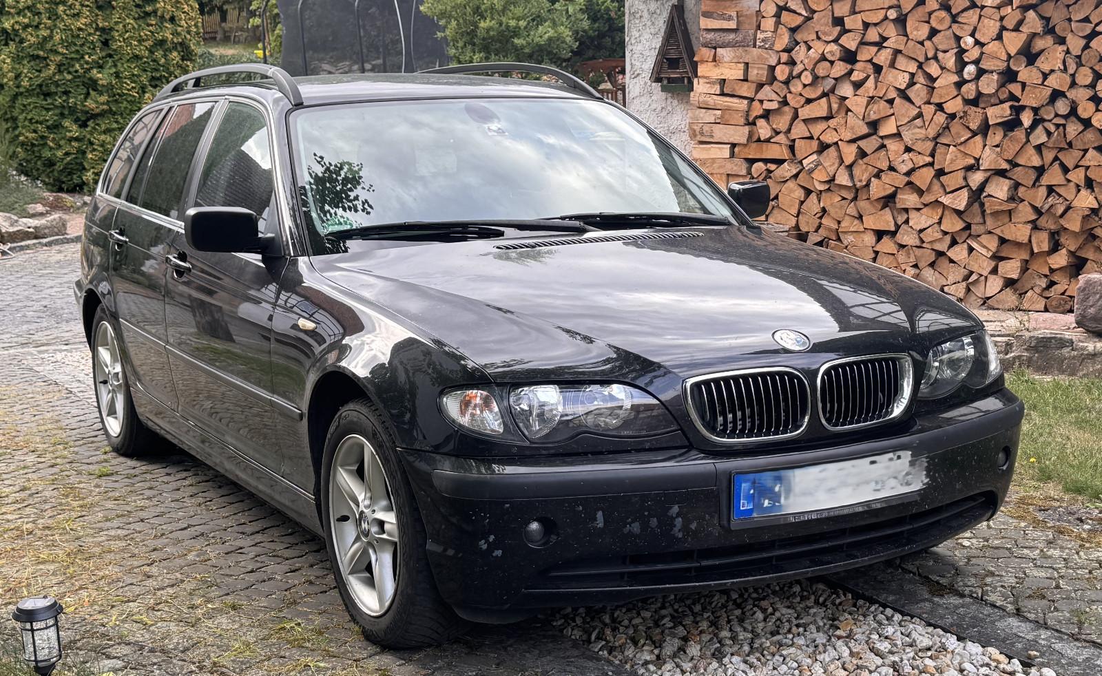 BMW 320 2005 — interior