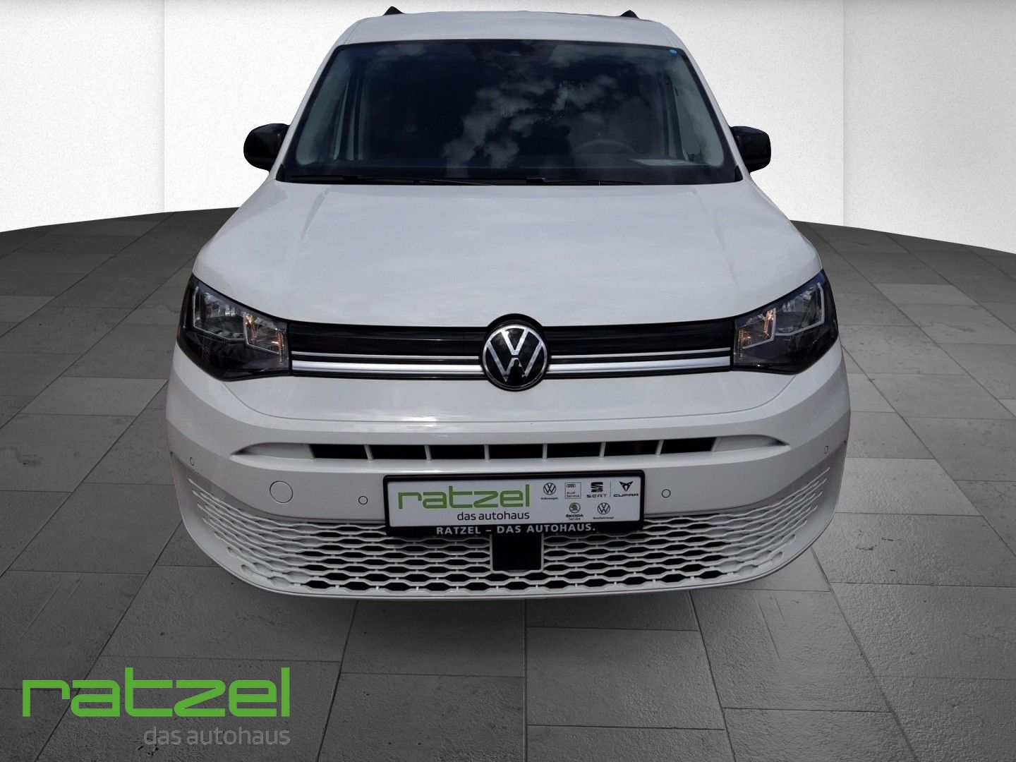 Fahrzeugabbildung Volkswagen Caddy Life 1.5 TSI LMF Dachreling Sitzhzg. Navi