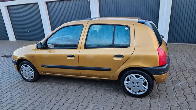 Renault Clio 1.4 RXE 5-türer 96.450km 2.Hand TÜV 01/2026