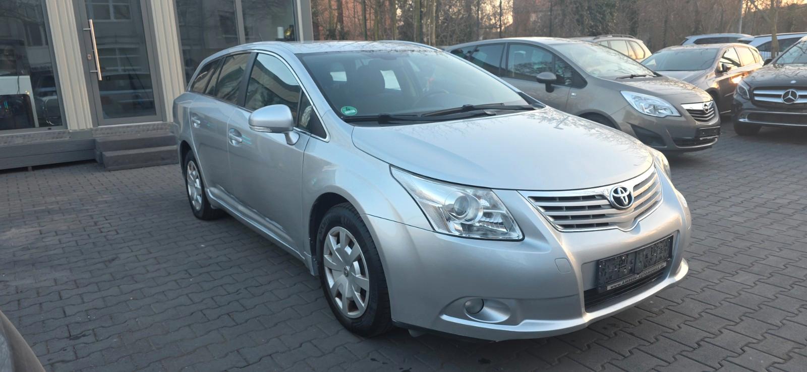 Toyota Avensis Kombi Sol TÜV+INSPEKTION NEU