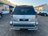 Toyota Land Cruiser 3.0 D-4D Executive 8 Sitze Schiebed - gebrauchte Toyota Land Cruiser aus dem Jahr 2007