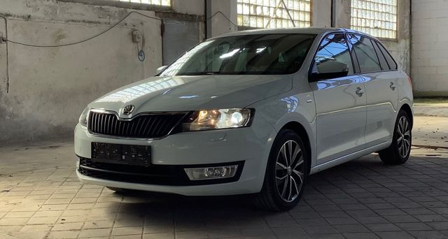 Skoda Rapid Spaceback Drive Scheckheft gefplegt,Navi