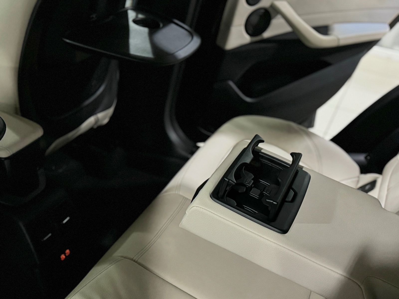 Fahrzeugabbildung BMW X1 xD25e Sport Line Kamera H/K HUD DAB Stop&Go