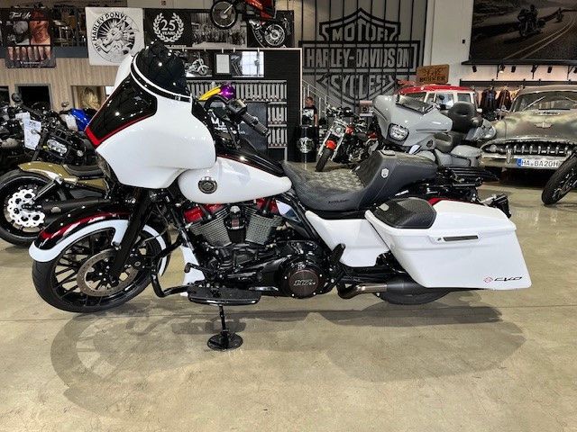 Fahrzeugabbildung Harley-Davidson CVO Street Glide CVO 117 Umbau