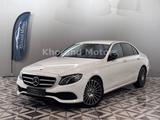 Mercedes-Benz E 220 d Limousine Sonderausstattung Night-Paket - weiße Mercedes-Benz E 220