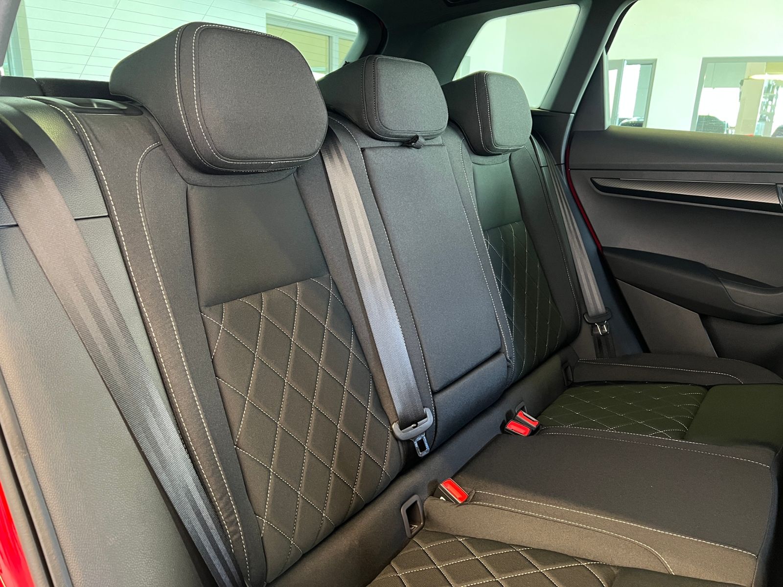 Fahrzeugabbildung SKODA Karoq Sportline 2.0 TSI DSG 4x4 *AHK,CANTON-Soun