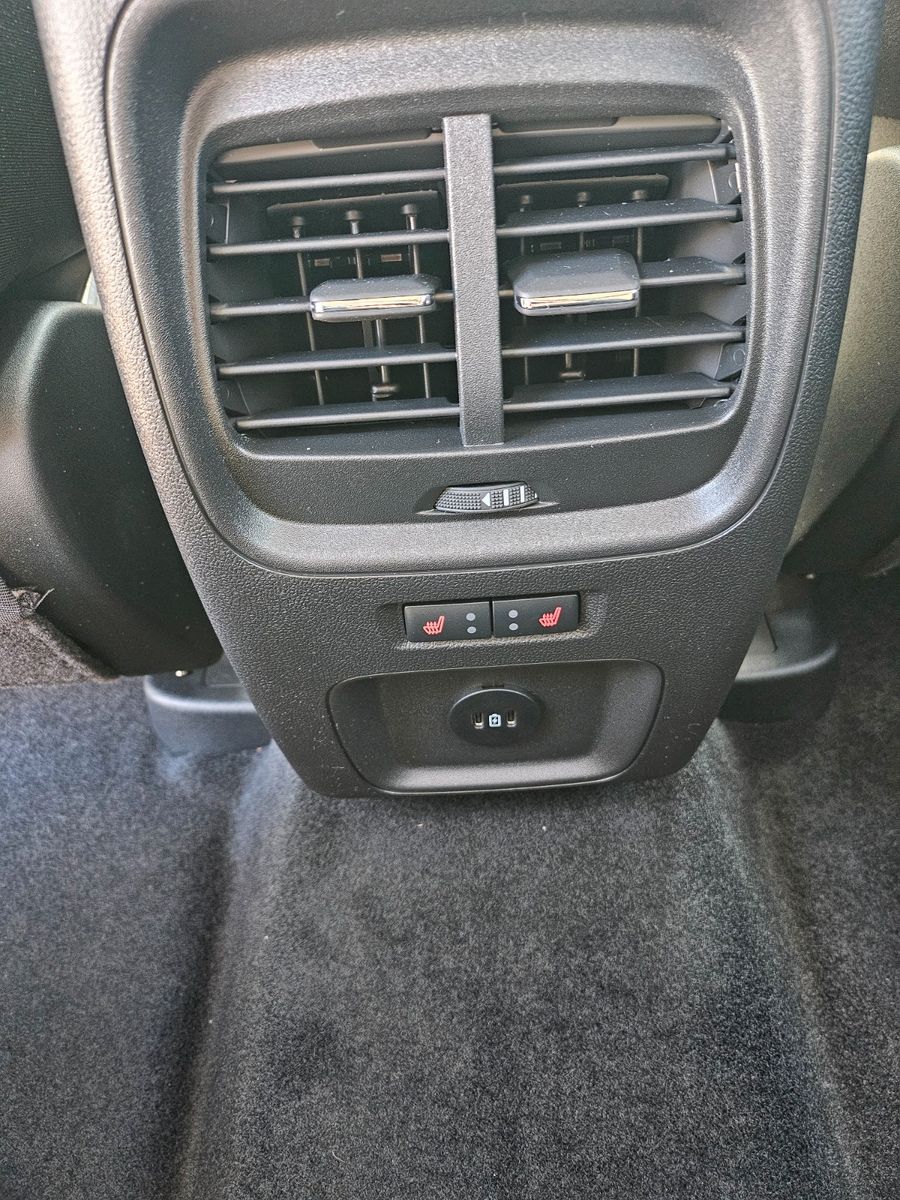 Fahrzeugabbildung Ford Kuga Hybrid Titanium