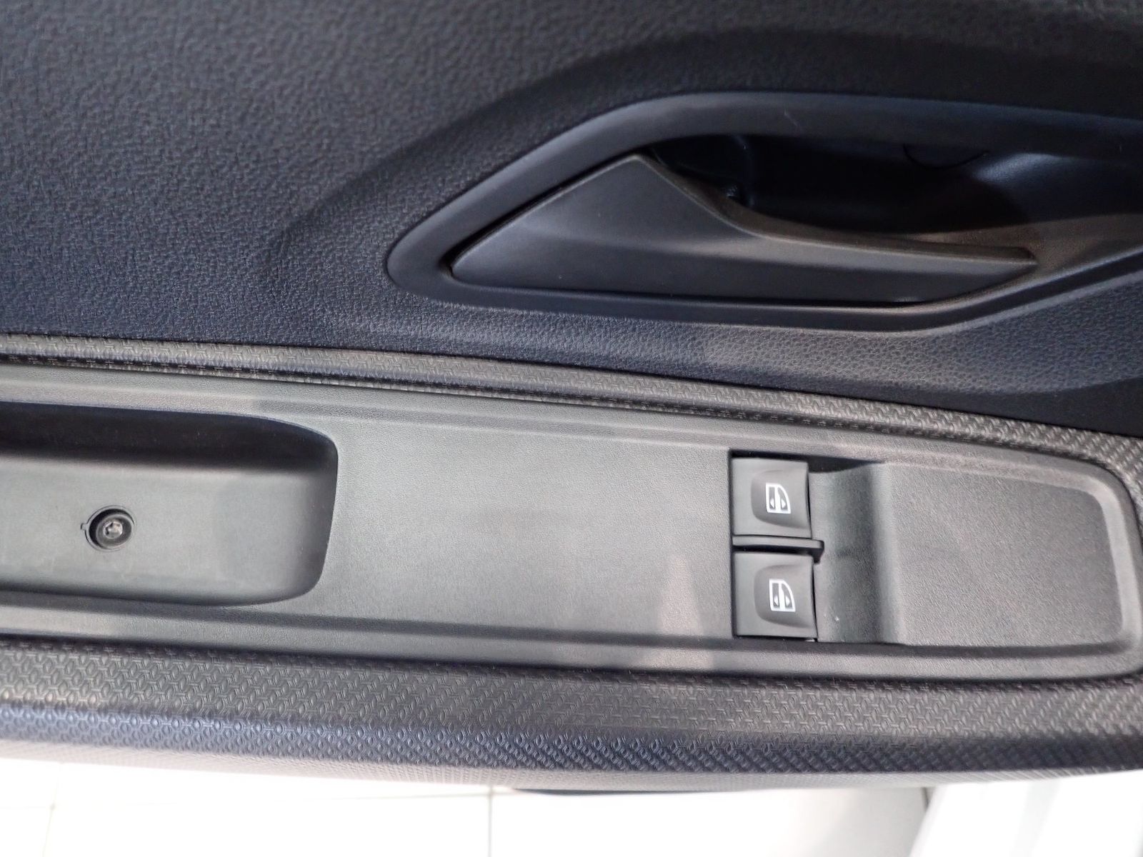 Fahrzeugabbildung Dacia Sandero Essential SCe 65/EPH/FH/KLIMA