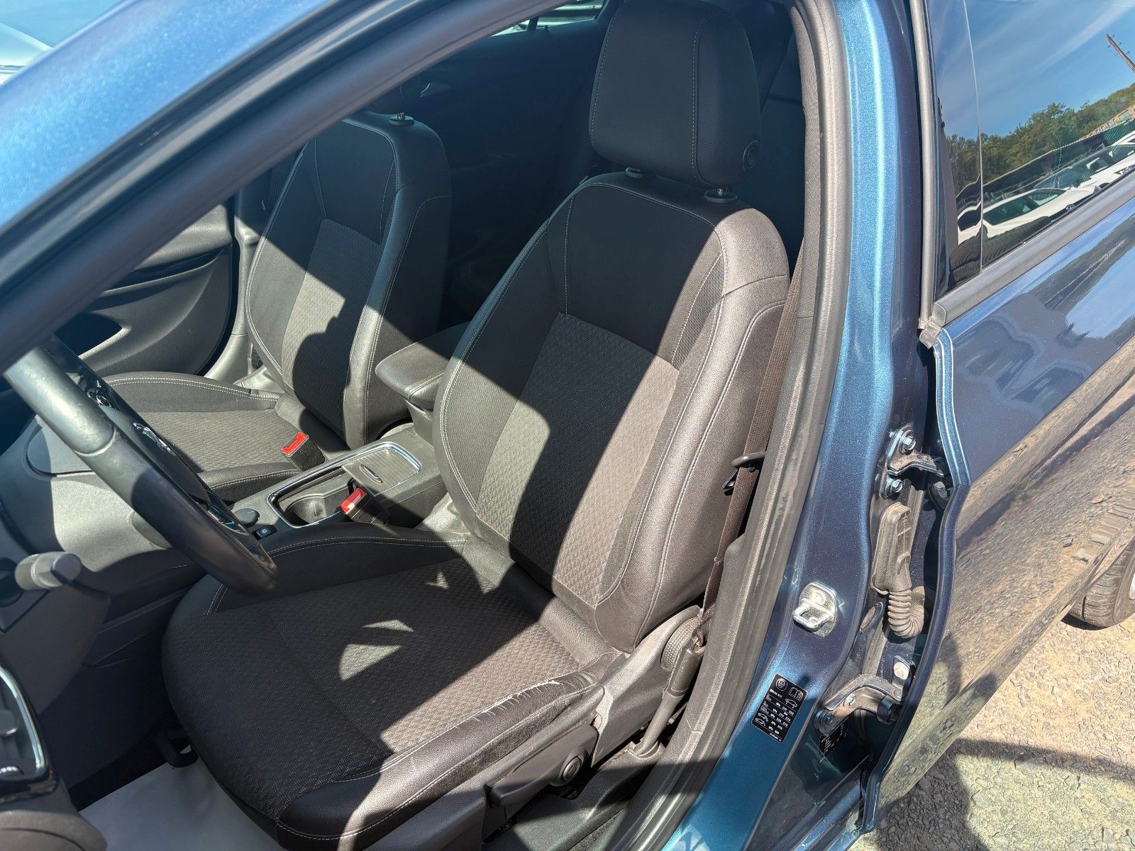 Fahrzeugabbildung Opel Astra K Sports Tourer 1.4 Aut. Navi LED Kamera