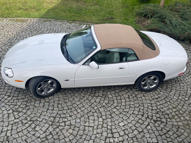 Jaguar XK8 Cabriolet / 34.000 km ! Perfect