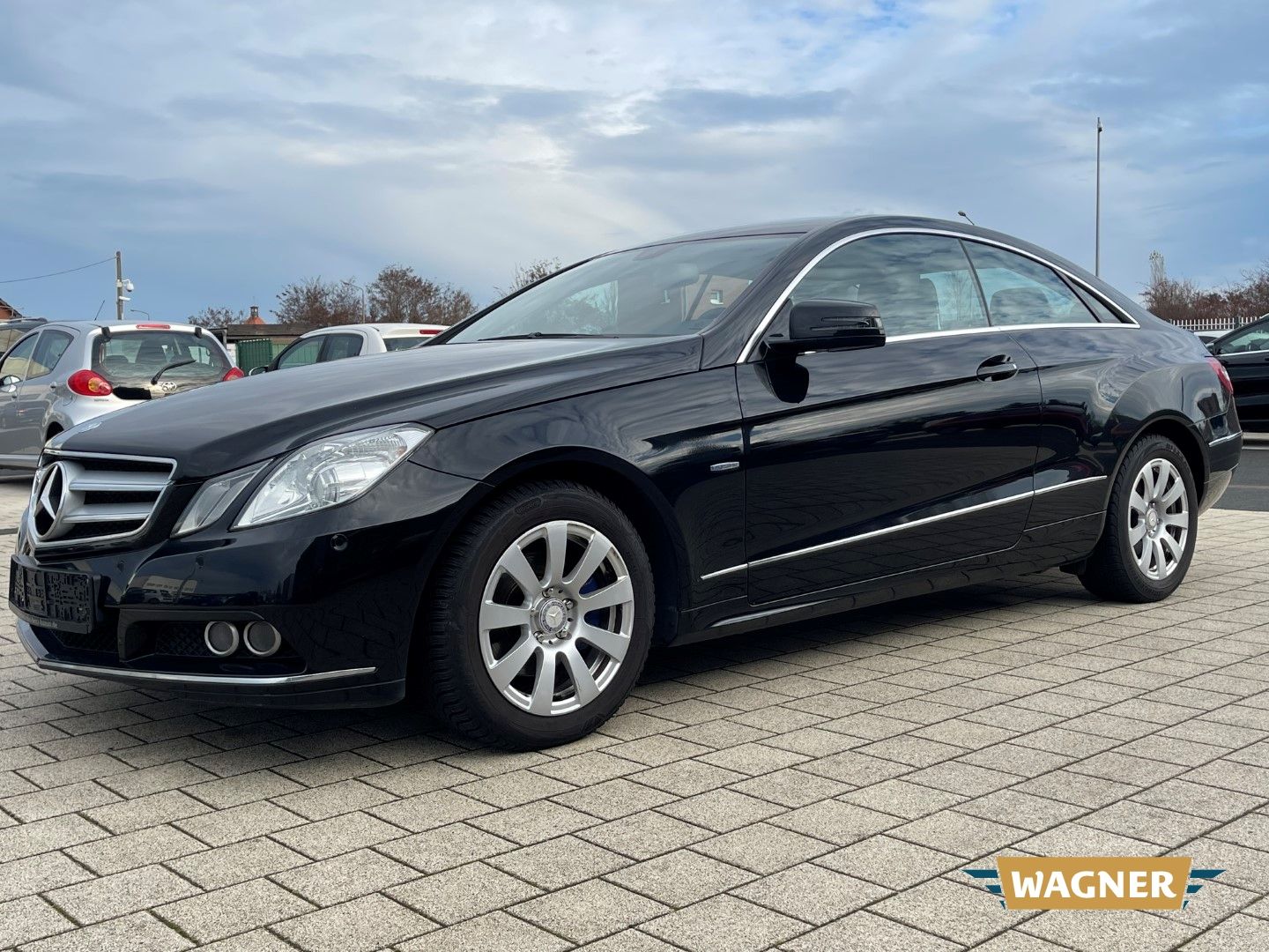 Fahrzeugabbildung Mercedes-Benz E 250 Coupe CGI BlueEfficiency Automatik