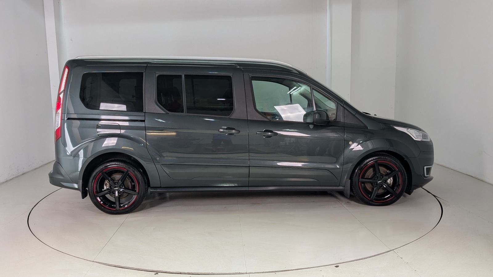 Fahrzeugabbildung Ford Grand Tourneo Connect 1.5 TDCi * LED * Navi Tita