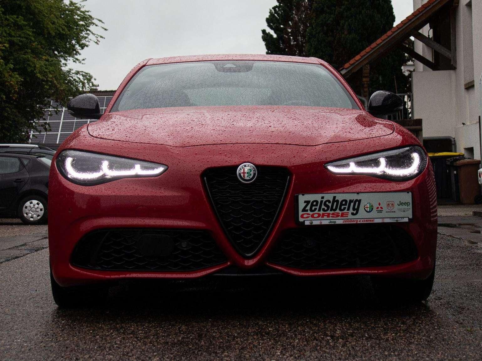 Fahrzeugabbildung Alfa Romeo Giulia MY23 Veloce 2.0T Vom AR Vertragshändler