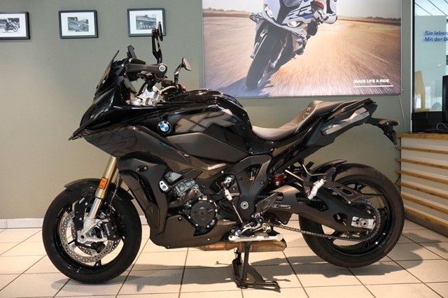 Fahrzeugabbildung BMW S1000XR mit Tieferlegung, Carbon & Frästeile