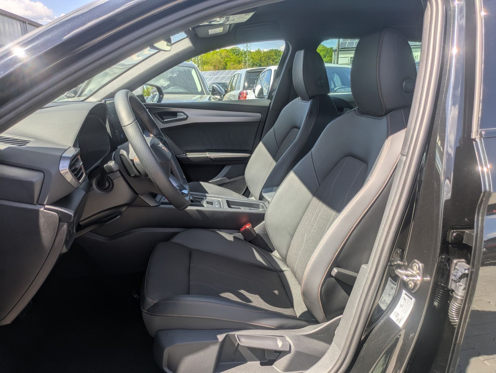 Fahrzeugabbildung CUPRA Leon 1.5 eTSI DSG MATRIX-LED*ACC*APP*KAMERA*18"
