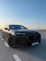 BMW 750e xDrive -NETTO SkyL Crystal - gebrauchte BMW 750 aus dem Jahr 2023