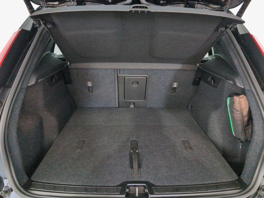 Volvo XC 40 B3 2WD Core +ANHÄNGERKUPPLUNG+LED+SHZ+PDC