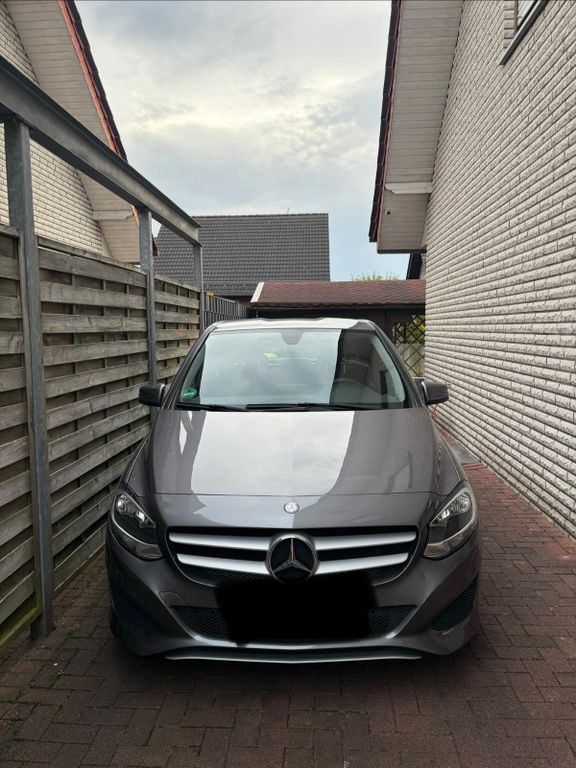 Image of Mercedes-Benz B 180