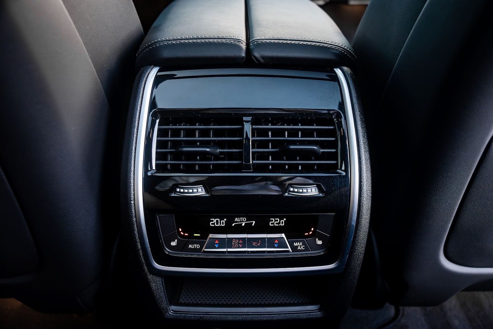 Fahrzeugabbildung BMW X5 40d xD M-SPORT PRO|AHK|ICONIC|MASSAGE|LUFT