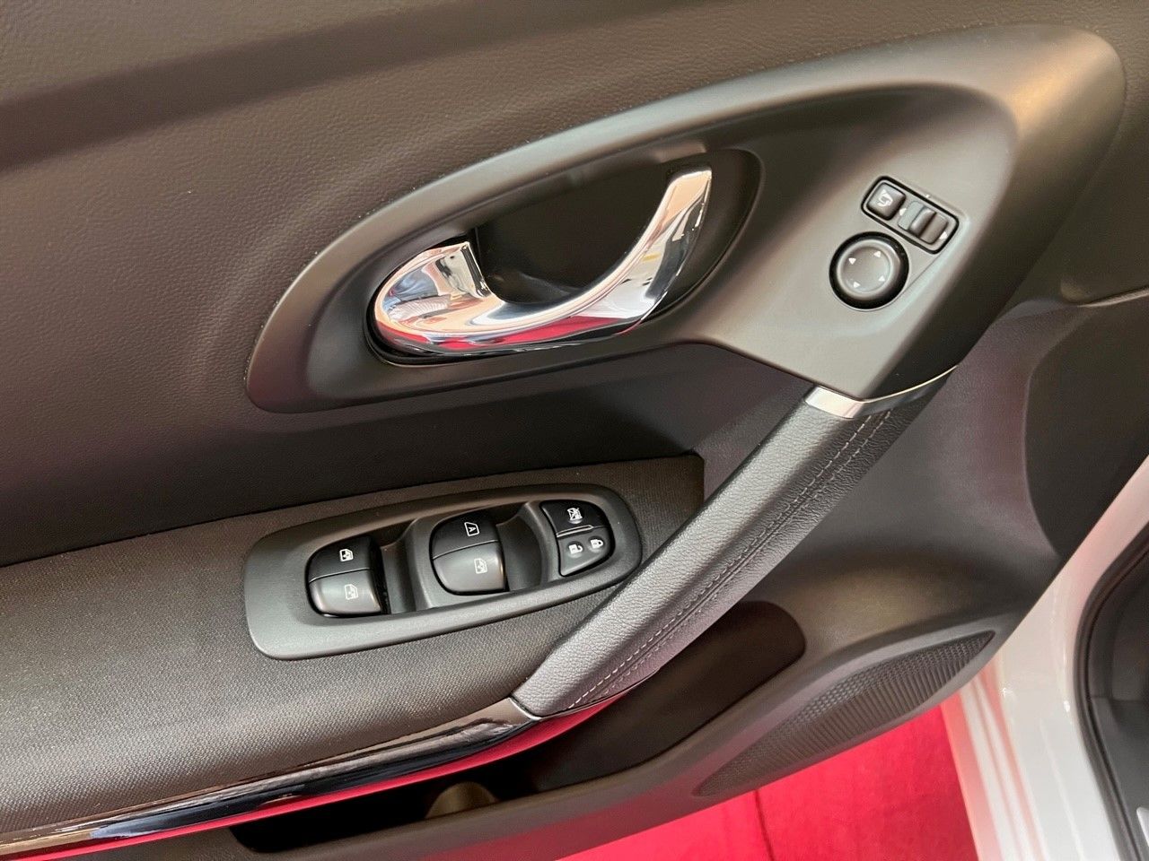 Fahrzeugabbildung Renault Kadjar Limited TCe 130 Allwetterreifen