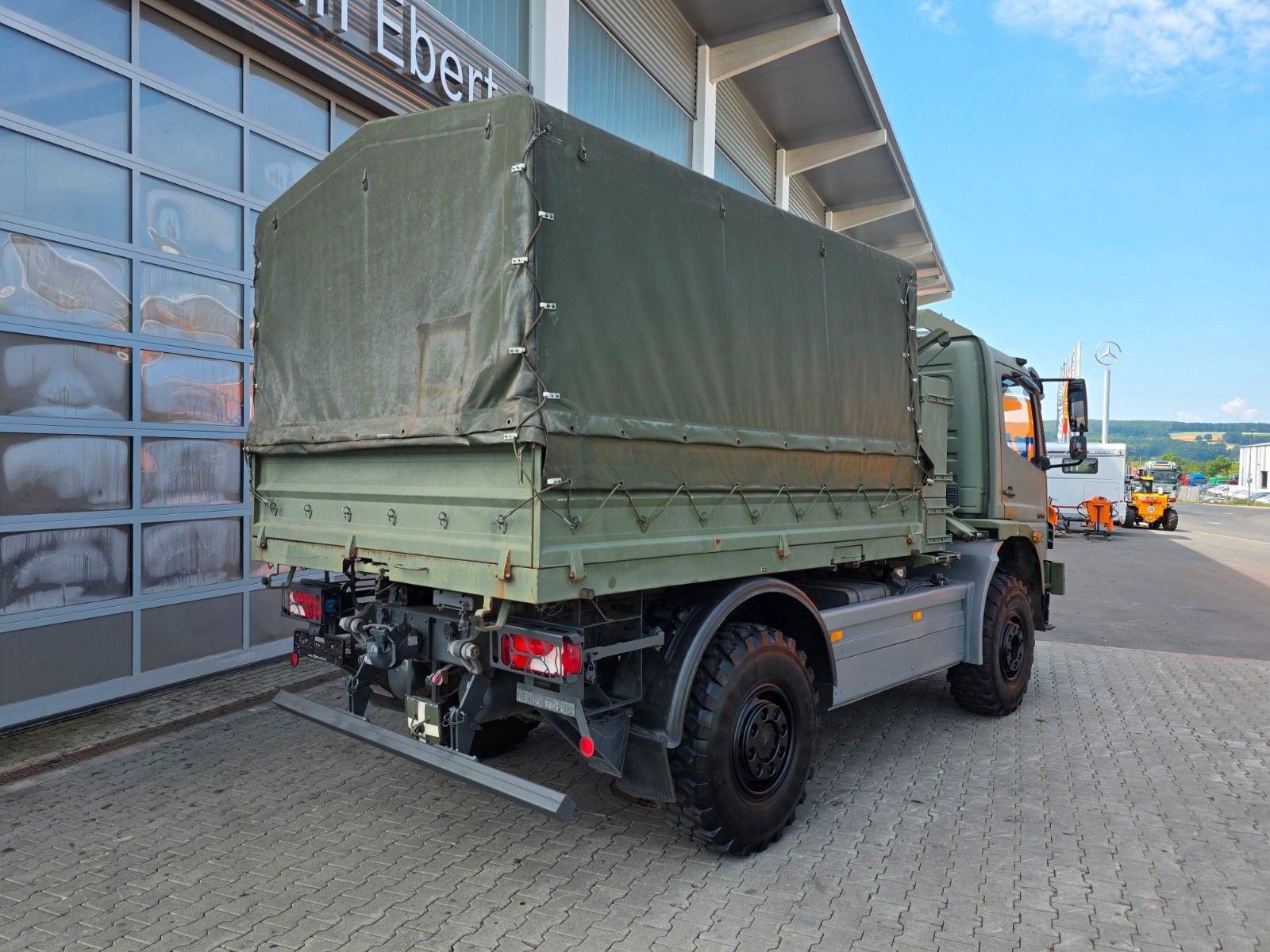 Fahrzeugabbildung Mercedes-Benz Atego 1018 A 4x4 Pritsche Plane mehrfach vorh.