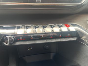 Peugeot 3008 GT PT 130 Navi+SHZ+SD+360°+LED+Leder+Memory