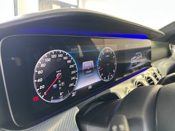 Mercedes E 200 - 9