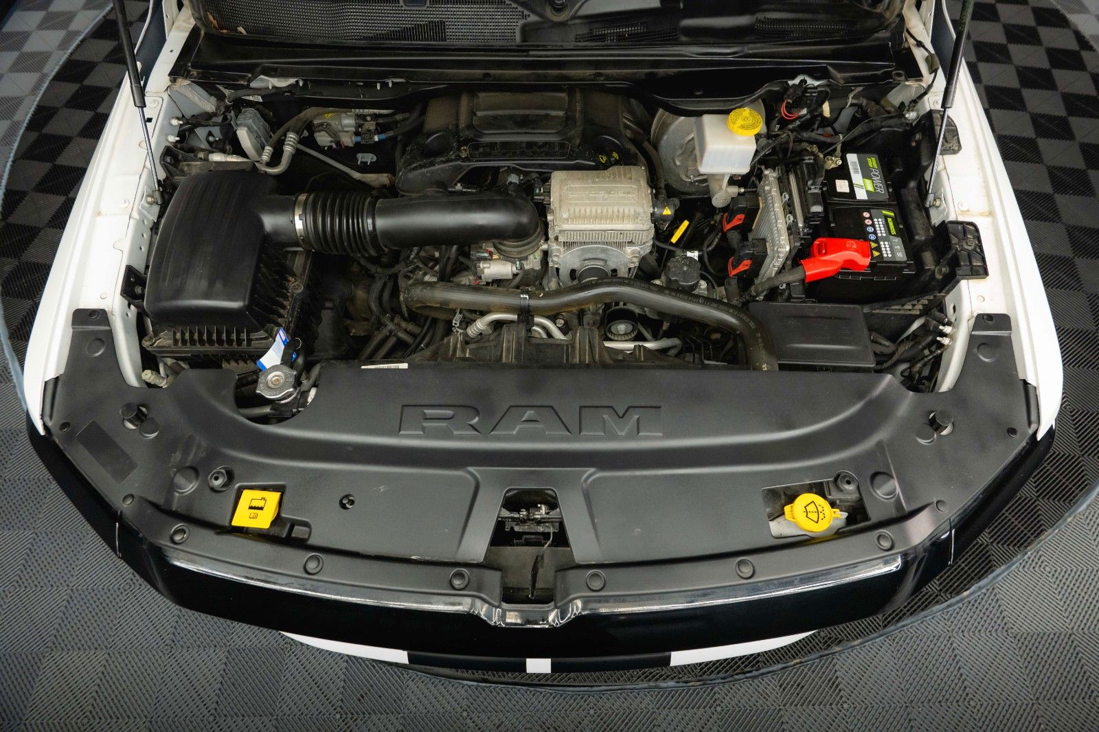 Fahrzeugabbildung Dodge RAM 5.7 V8 HEMI 4x4 LPG Offroad Night-Paket