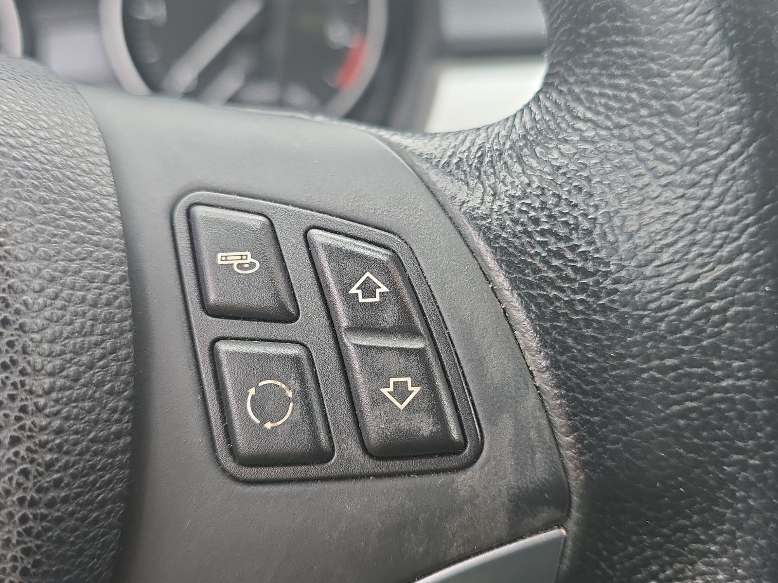 Fahrzeugabbildung BMW 325 DIESEL + NAVIGATION + TEMPOMAT + SITZHEIZUNG