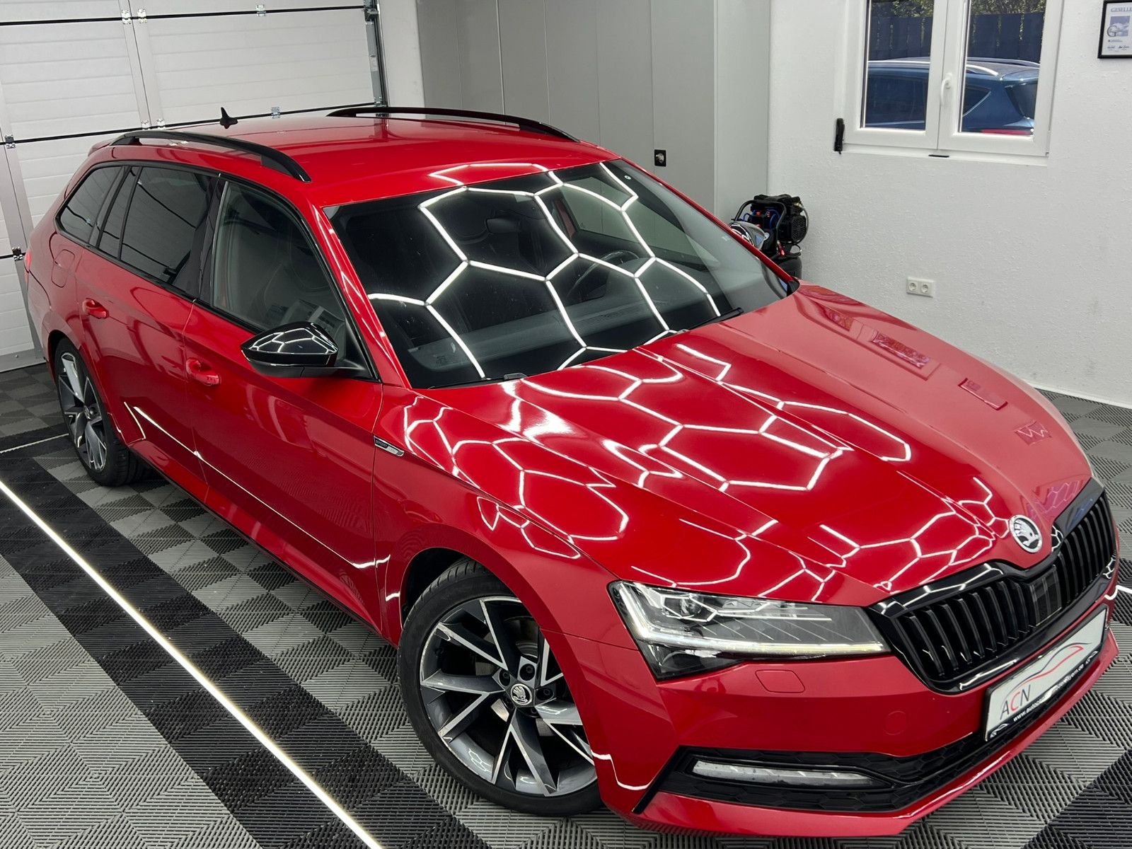 Fahrzeugabbildung SKODA Superb Combi SPORTLINE/LED/STHZ/AHK/ACC/VRTL