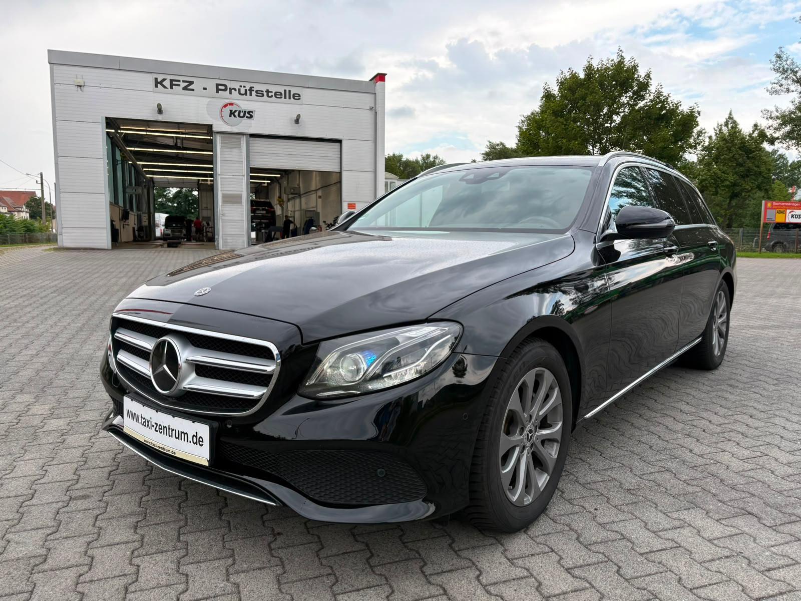 Mercedes-Benz E 220d KOMBI TAXI MULITBEAM-LED SCHECKHEFT AVAN