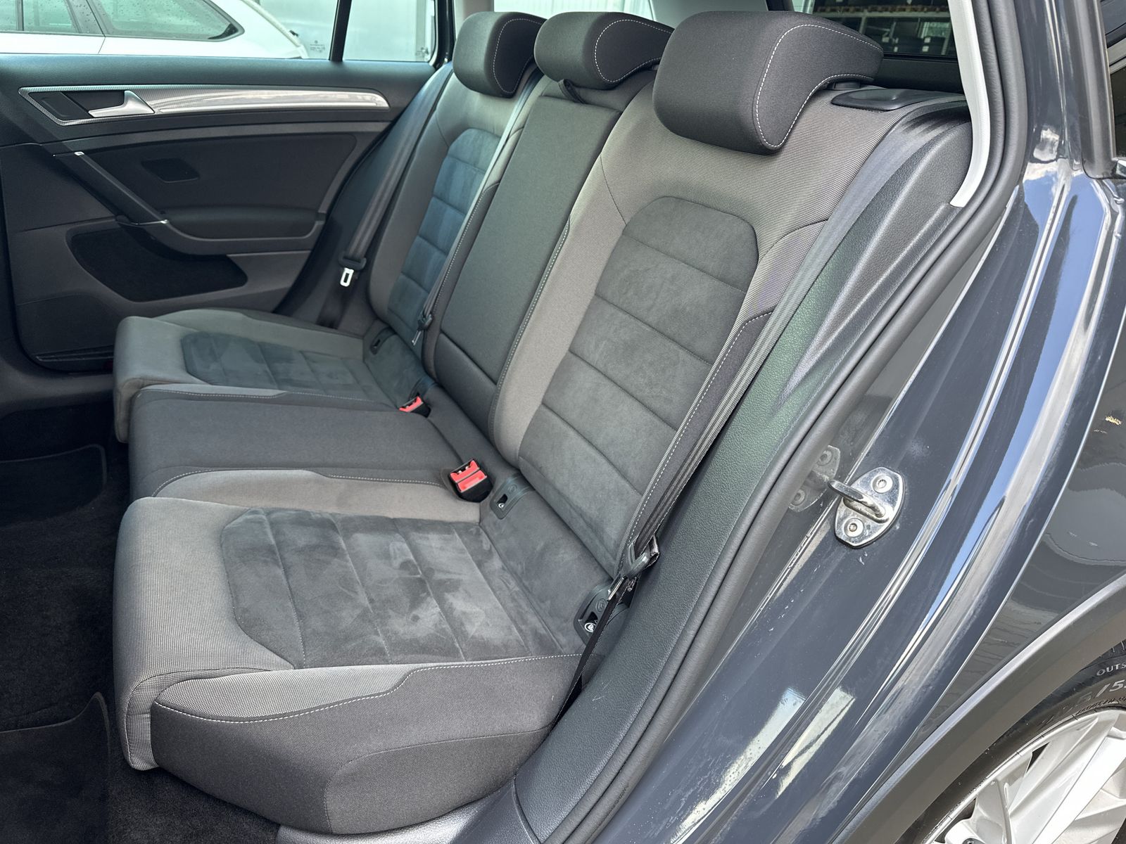 Fahrzeugabbildung Volkswagen Golf Alltrack 2.0 TDI 4M DSG NAV+LED+ACC+18ZO+PP