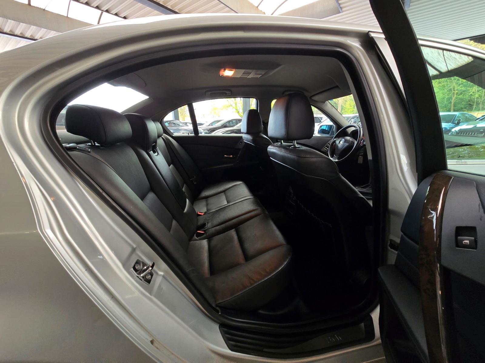 BMW 530i E60 Lim. Automatik LEDER/NAVI/PDC/NAVI/SZH