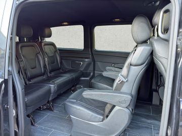 Mercedes V 250 - 12