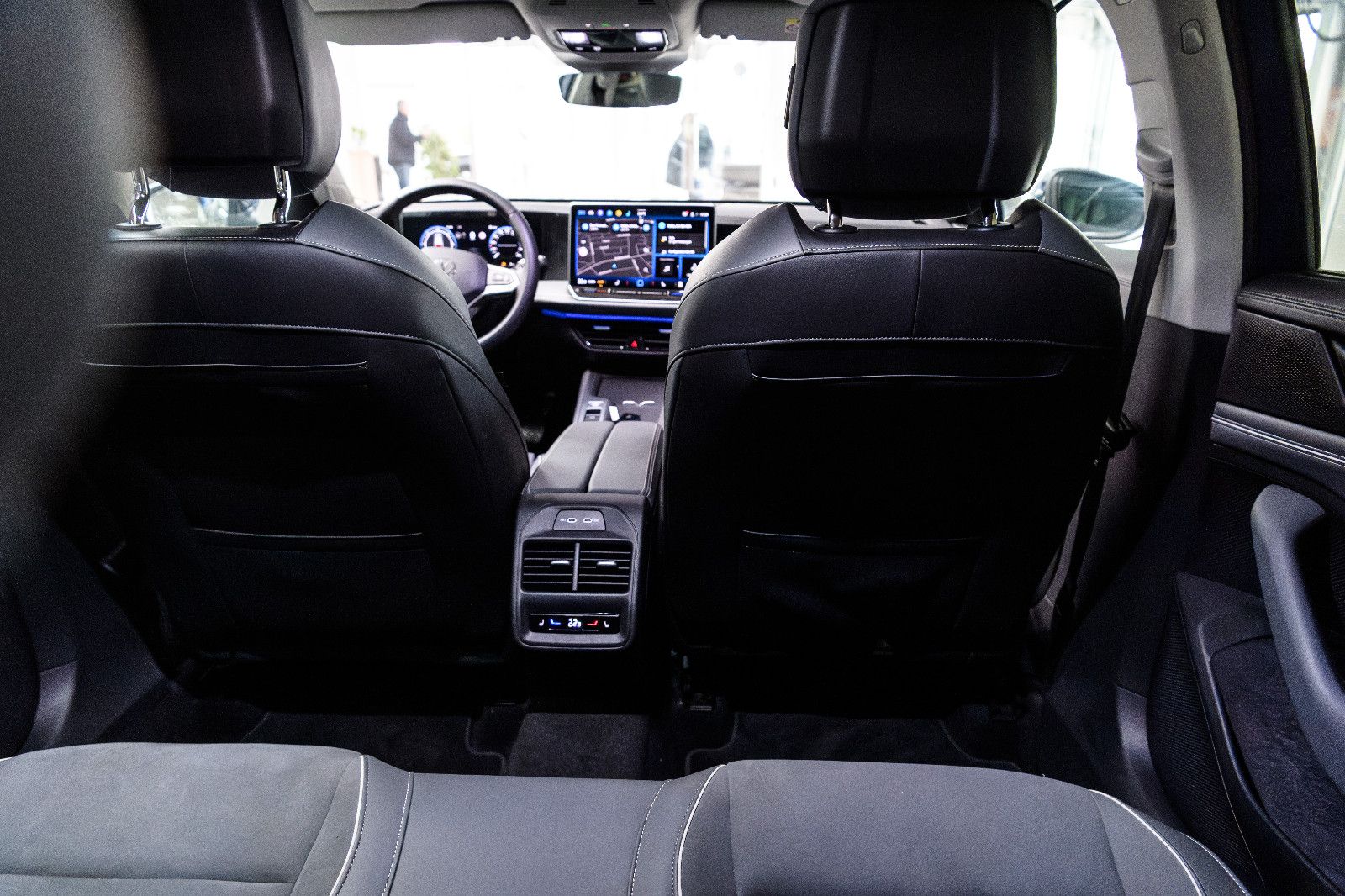 Fahrzeugabbildung Volkswagen Passat Variant 2.0 TDI 110 kW+AHK+SHZ+STANDHEIZU