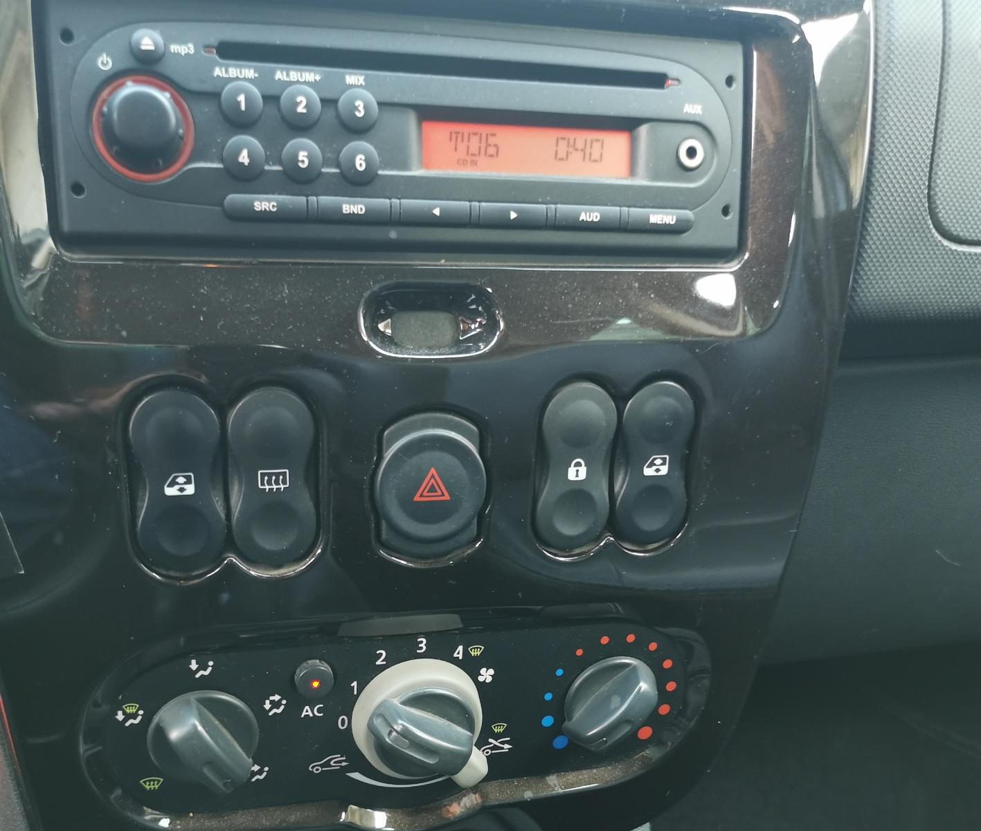 Dacia Duster 2011 — photo 21