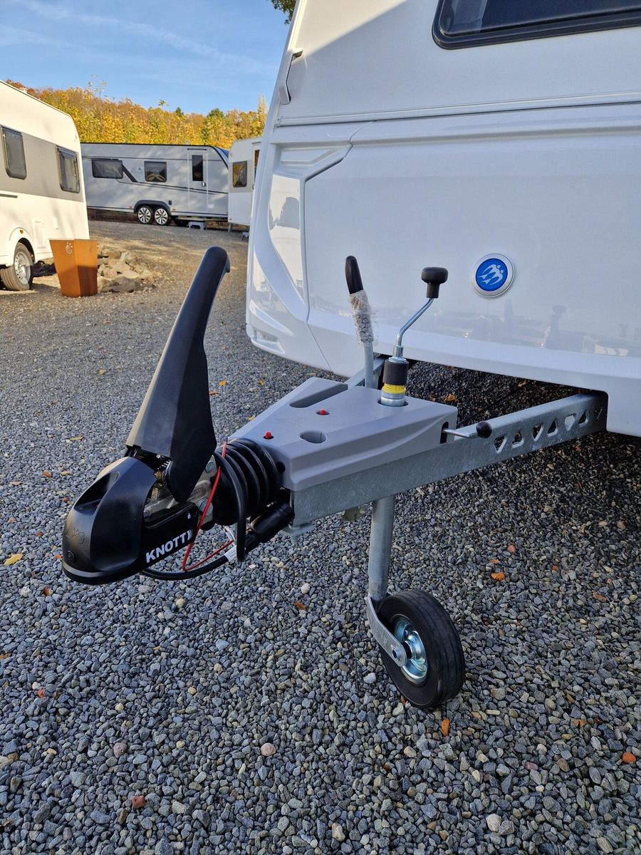 Fahrzeugabbildung Knaus Sport 500 KD 3 Stockbett mit Garagentür, 1800 kg